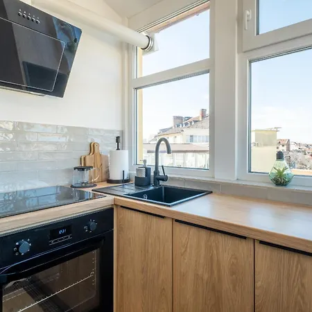 Bright - 2 Bedroom * Sofya