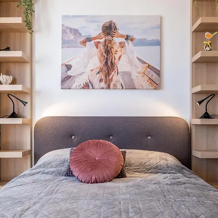 Apartment Bright - 2 Bedroom *