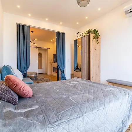 Apartment Bright - 2 Bedroom *