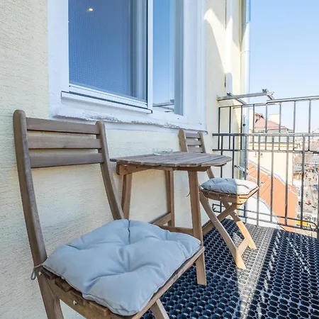 Bright - 2 Bedroom Sofya